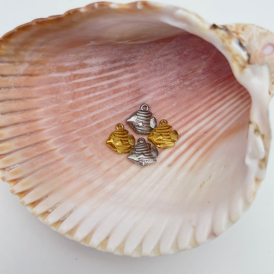 Fisk vedhæng/charm, guld- eller sølvfarvet, nikkelfri, 12,5x12,5 mm, 2mm hul, til smykker