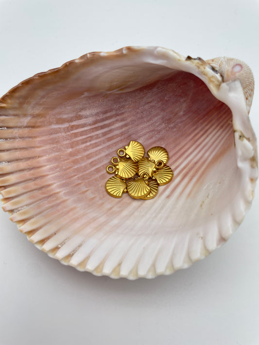 Musling vedhæng/charm, guld eller sølv, nikkelfri, 10 x 9 mm, til smykker