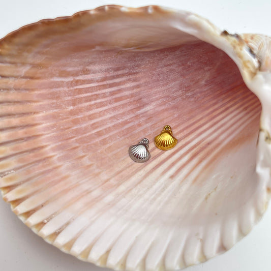 Musling 2 vedhæng/charm, guld-eller sølvfarvet, nikkelfri, 9 x 8 mm, til smykker