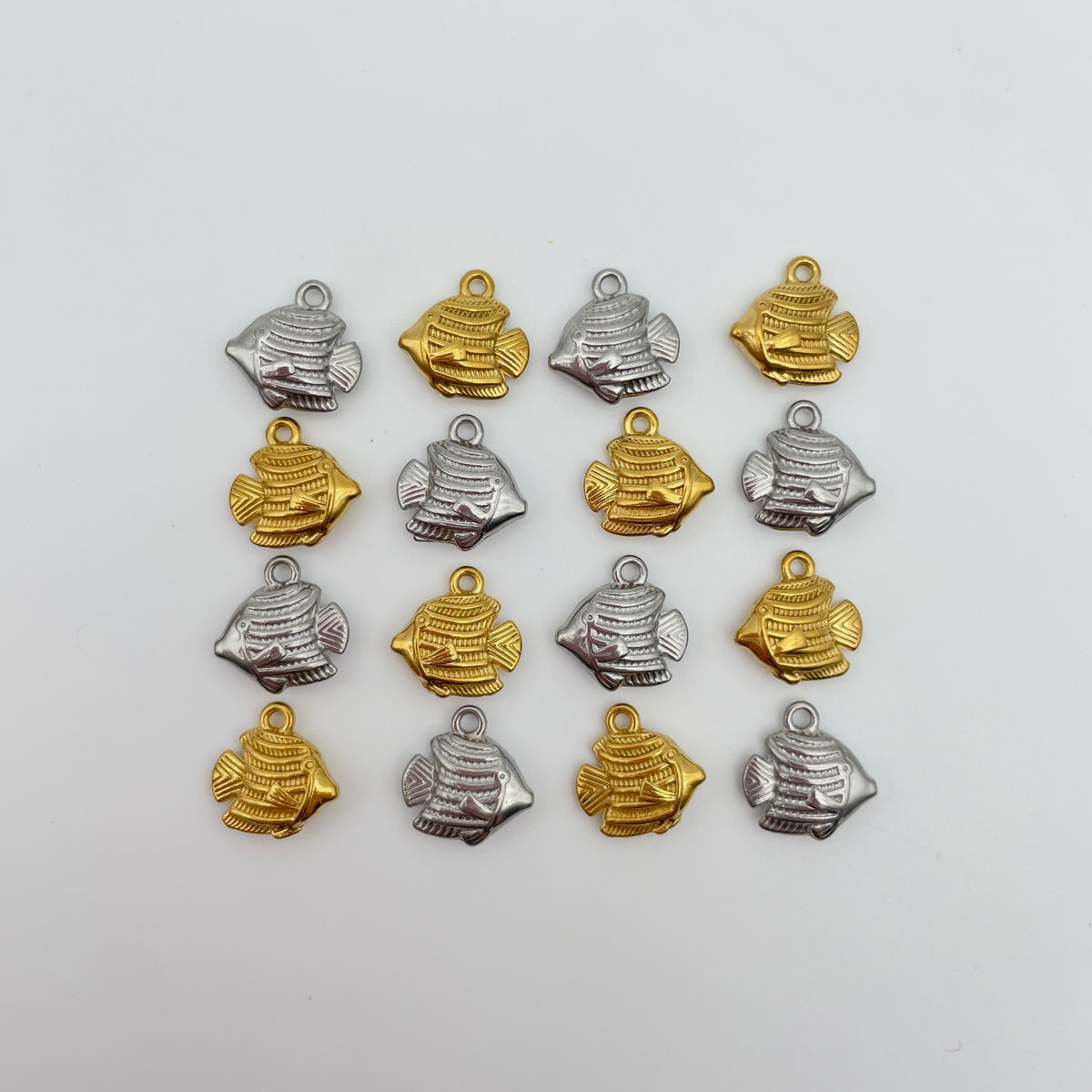 Fisk vedhæng/charm, guld- eller sølvfarvet, nikkelfri, 12,5x12,5 mm, 2mm hul, til smykker – billede 3